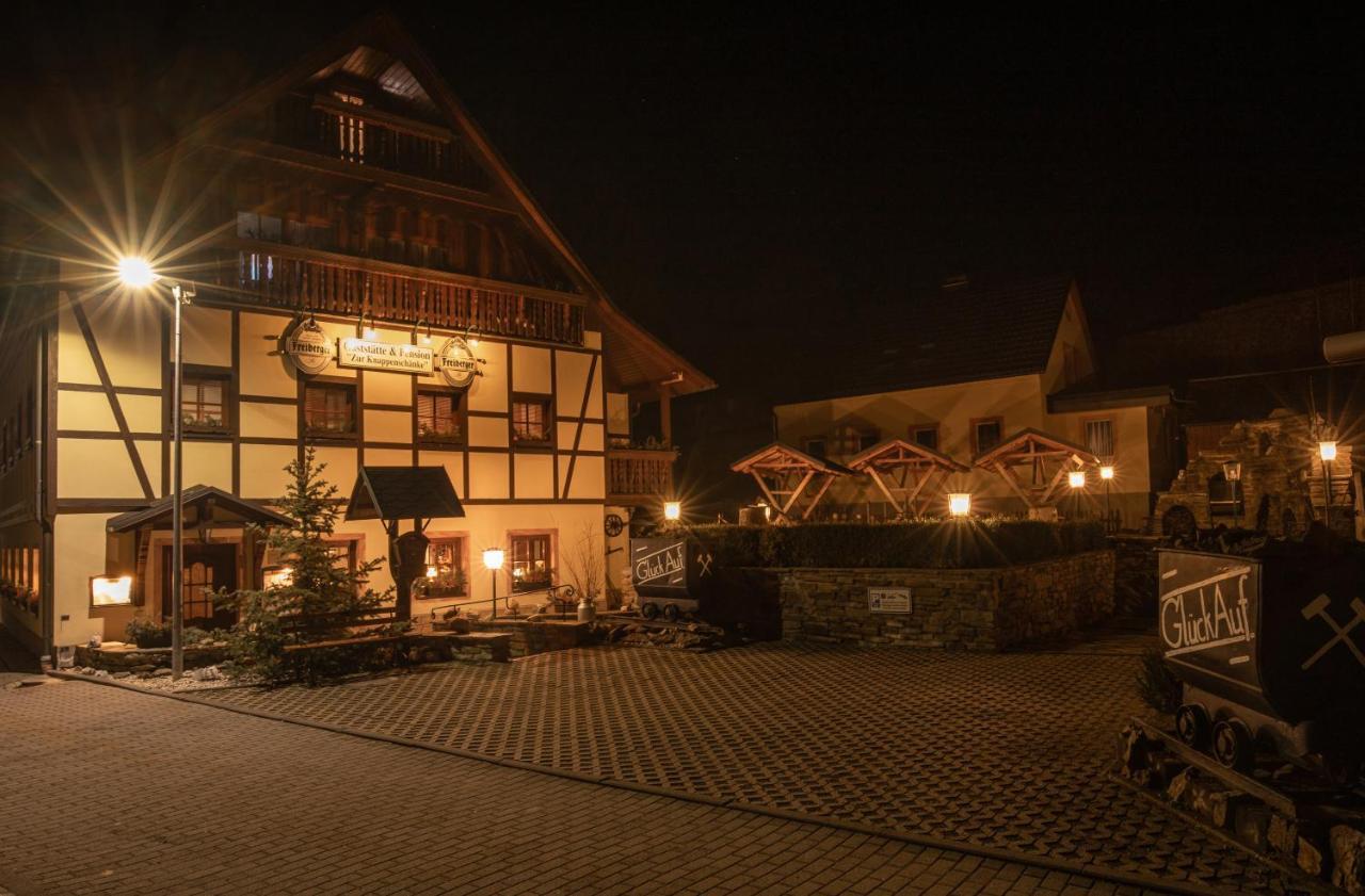 Pension Und Gaststaette Zur Knappenschaenke Thermalbad Wiesenbad Exteriér fotografie